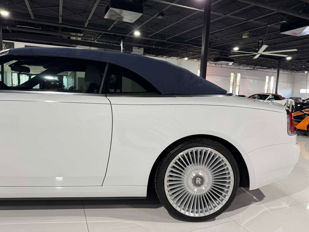 2019 Rolls-Royce Dawn bookmatched wood trim, illuminated Spirit of Ecstasy AND MUCH MORE!! Fort Lauderdale FL