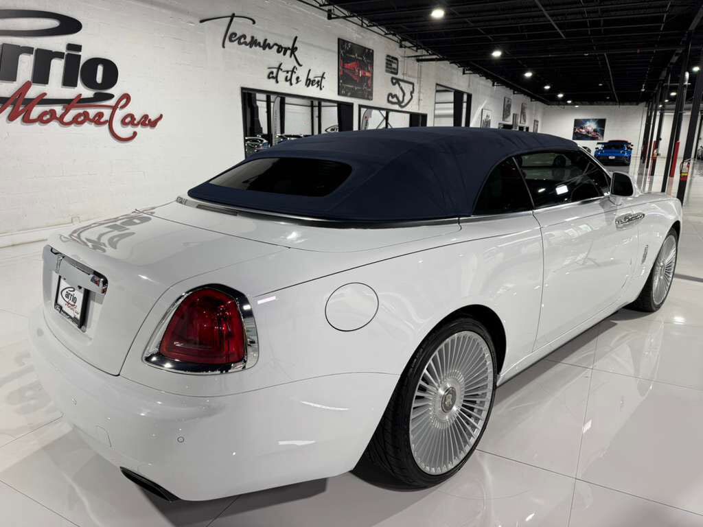 2019 Rolls-Royce Dawn bookmatched wood trim, illuminated Spirit of Ecstasy AND MUCH MORE!! Fort Lauderdale FL