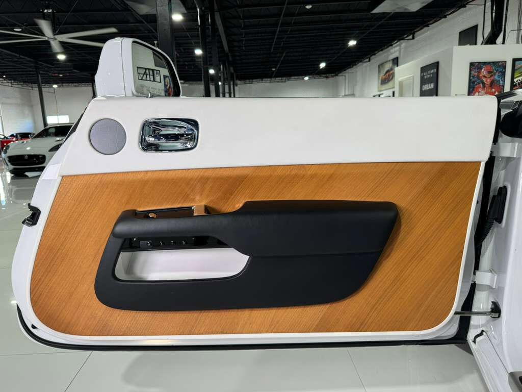 2019 Rolls-Royce Dawn bookmatched wood trim, illuminated Spirit of Ecstasy AND MUCH MORE!! Fort Lauderdale FL