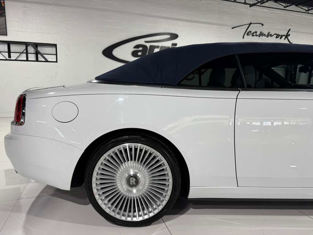 2019 Rolls-Royce Dawn bookmatched wood trim, illuminated Spirit of Ecstasy AND MUCH MORE!! Fort Lauderdale FL