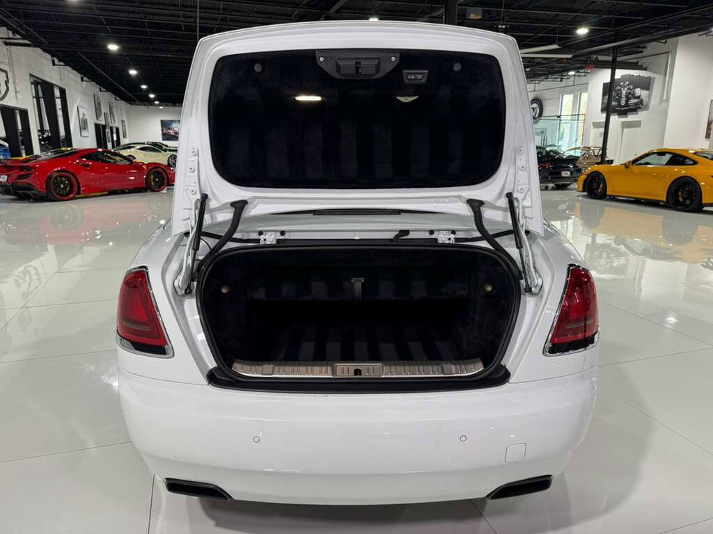 2019 Rolls-Royce Dawn bookmatched wood trim, illuminated Spirit of Ecstasy AND MUCH MORE!! Fort Lauderdale FL