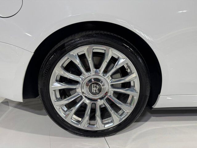 2019 Rolls-Royce Dawn two-tone paint, Bespoke Audio system, driver assist system, illuminated spirit of ecstasy AND MORE!! Fort Lauderdale FL