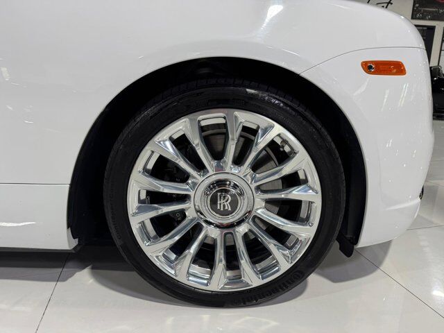 2019 Rolls-Royce Dawn two-tone paint, Bespoke Audio system, driver assist system, illuminated spirit of ecstasy AND MORE!! Fort Lauderdale FL