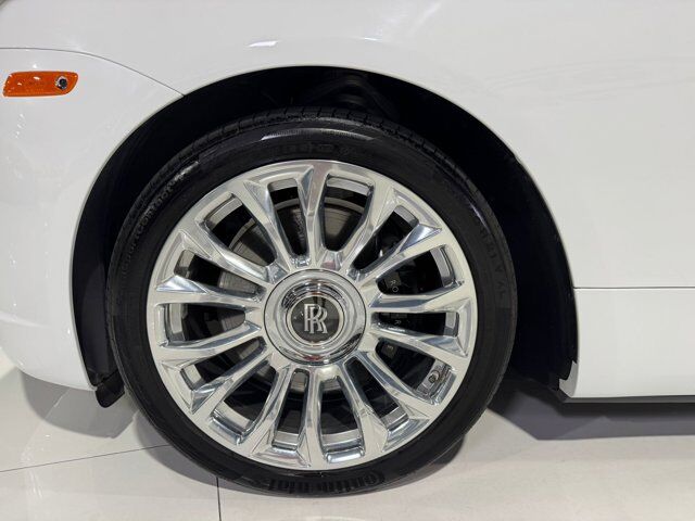2019 Rolls-Royce Dawn two-tone paint, Bespoke Audio system, driver assist system, illuminated spirit of ecstasy AND MORE!! Fort Lauderdale FL