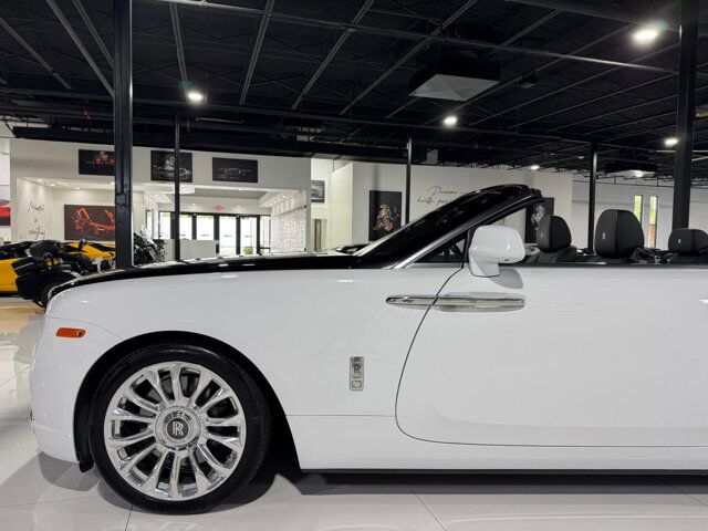 2019 Rolls-Royce Dawn two-tone paint, Bespoke Audio system, driver assist system, illuminated spirit of ecstasy AND MORE!! Fort Lauderdale FL