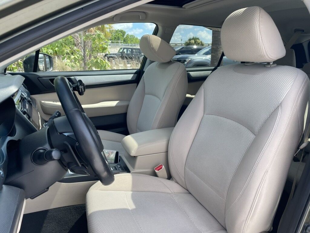2019 Subaru Outback Premium~CLEAN CARFAX~ONLINE FINANCE~BLUETOOTH~REARVIEW CAMERA Sarasota FL