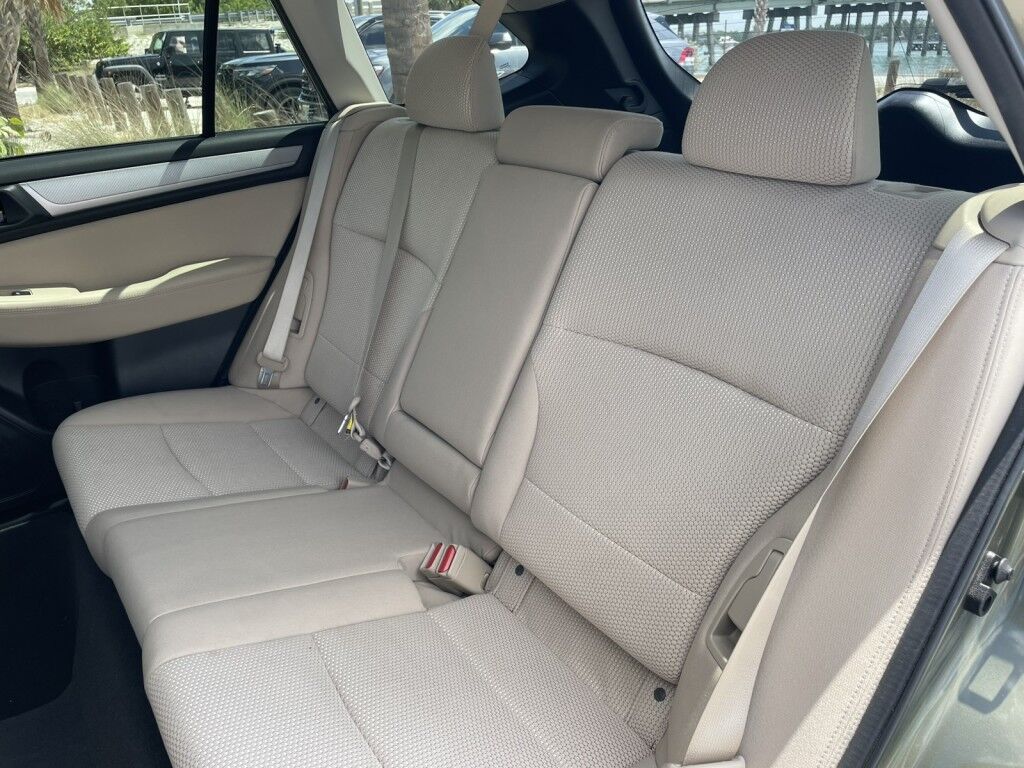 2019 Subaru Outback Premium~CLEAN CARFAX~ONLINE FINANCE~BLUETOOTH~REARVIEW CAMERA Sarasota FL