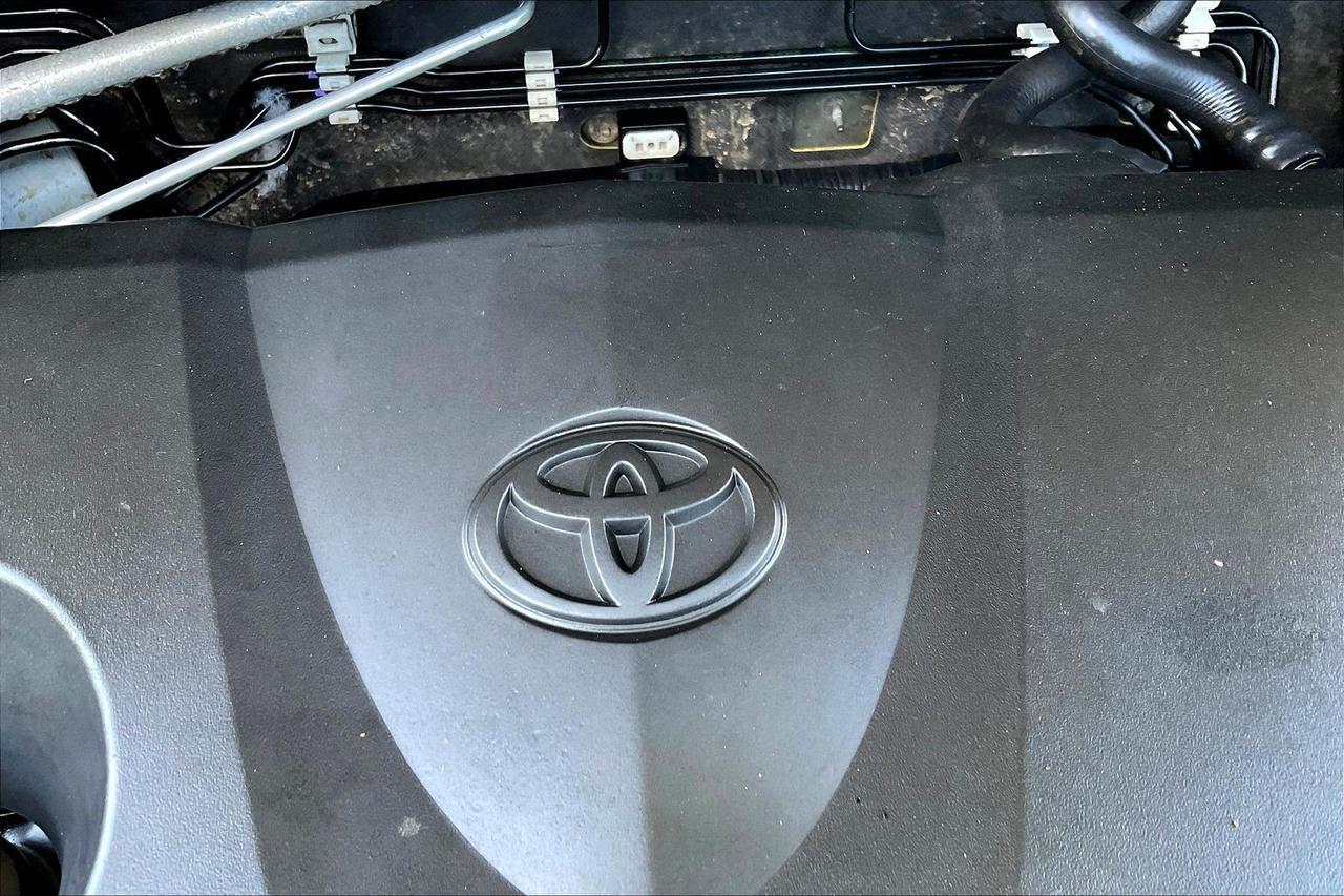 2019 TOYOTA RAV4 XLE Houston TX