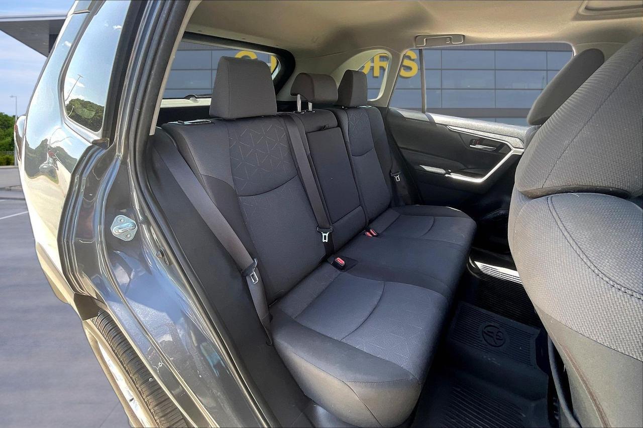 2019 TOYOTA RAV4 XLE Houston TX