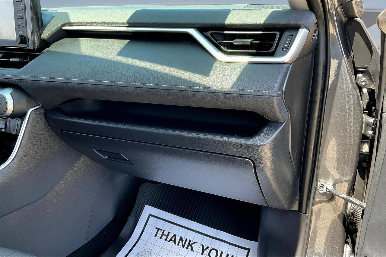 2019 TOYOTA RAV4 XLE Houston TX