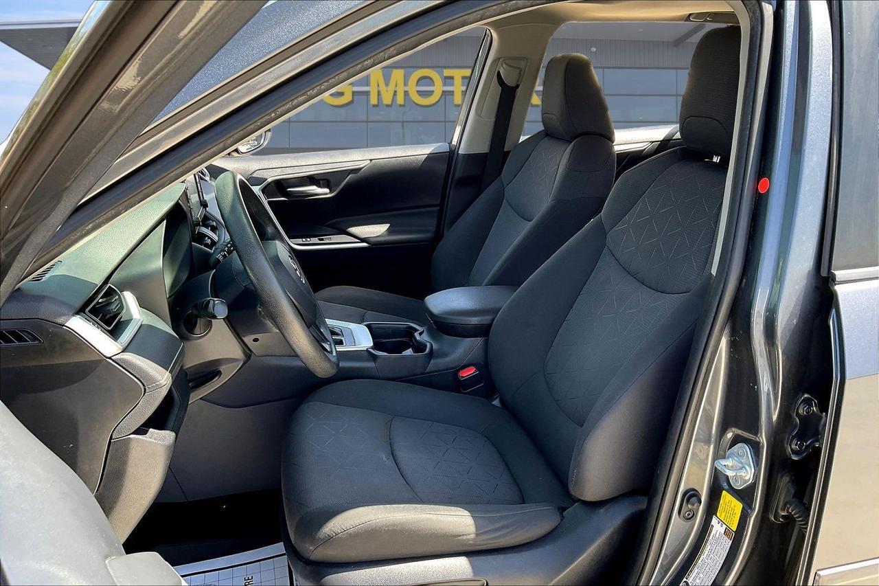 2019 TOYOTA RAV4 XLE Houston TX