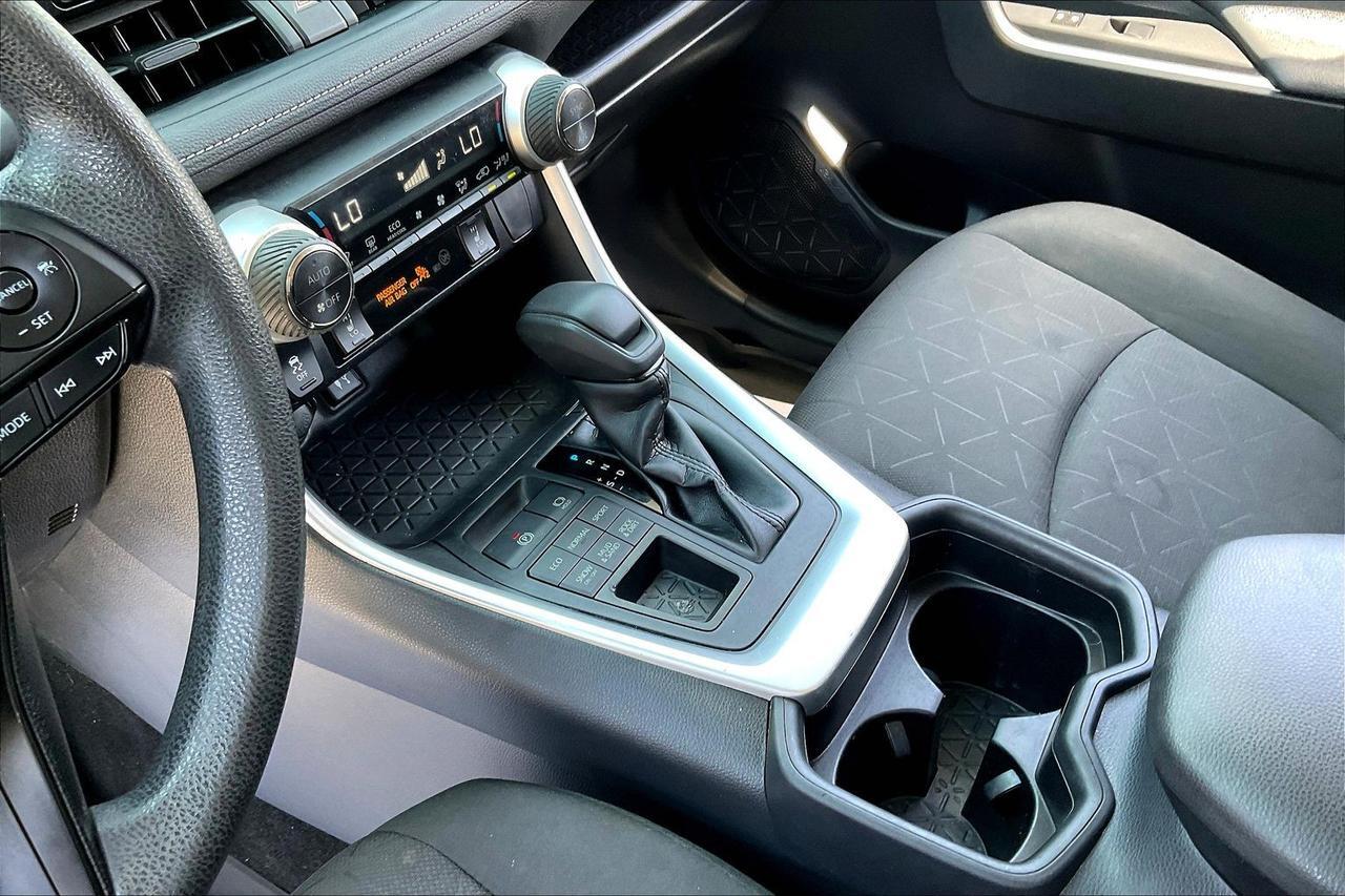 2019 TOYOTA RAV4 XLE Houston TX