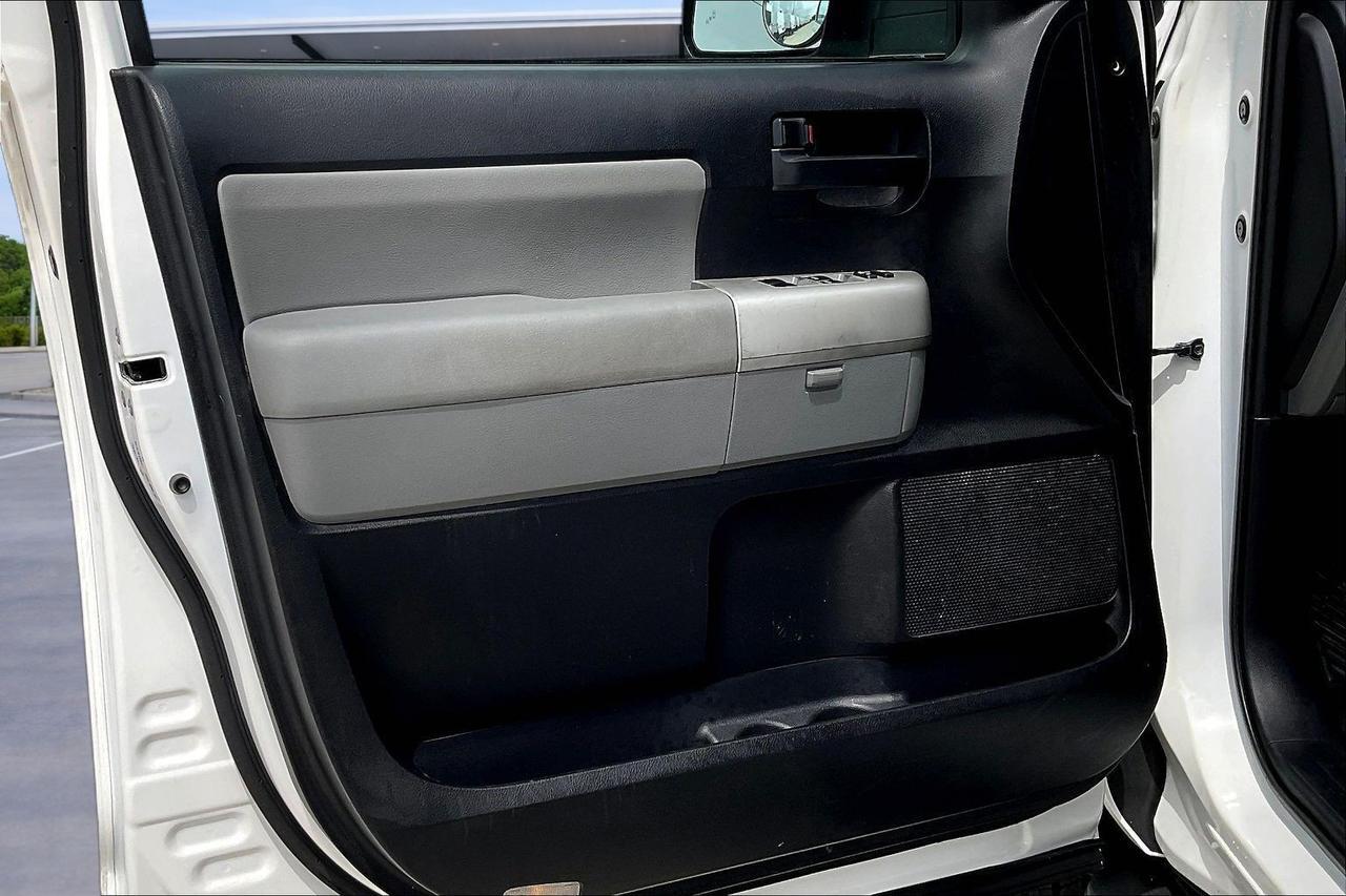 2019 TOYOTA SEQUOIA SR5 Houston TX
