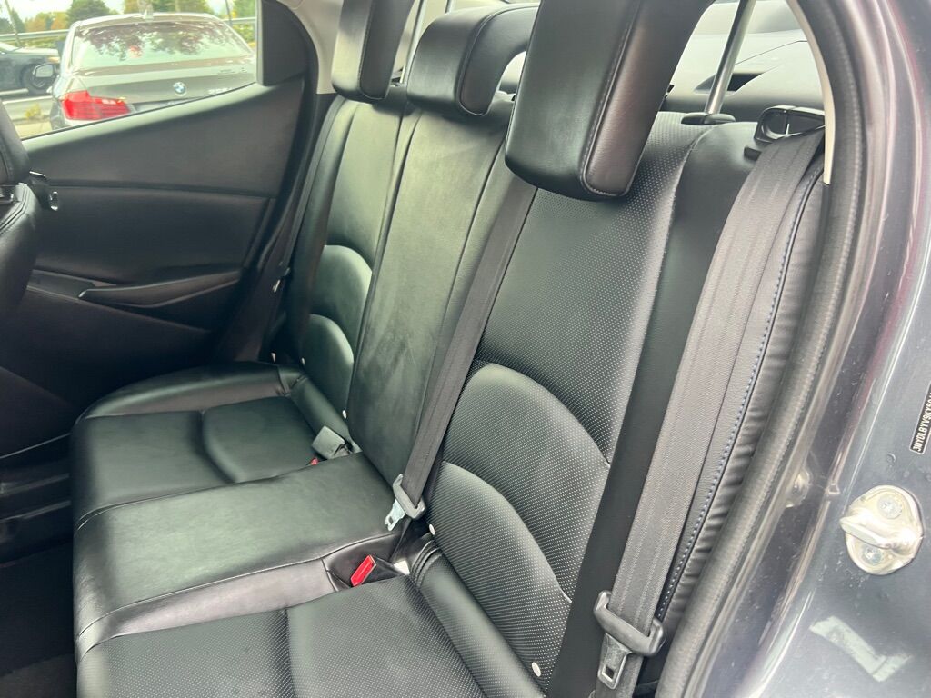2019 TOYOTA YARIS L Des Moines WA