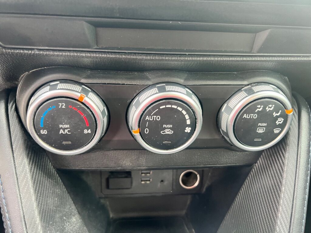 2019 TOYOTA YARIS L Des Moines WA