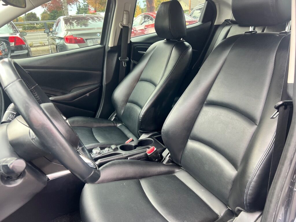 2019 TOYOTA YARIS L Des Moines WA