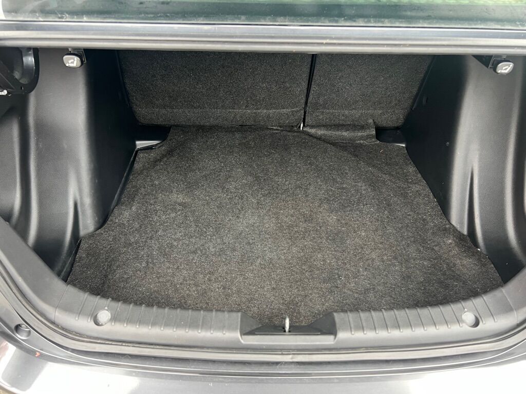 2019 TOYOTA YARIS L Des Moines WA