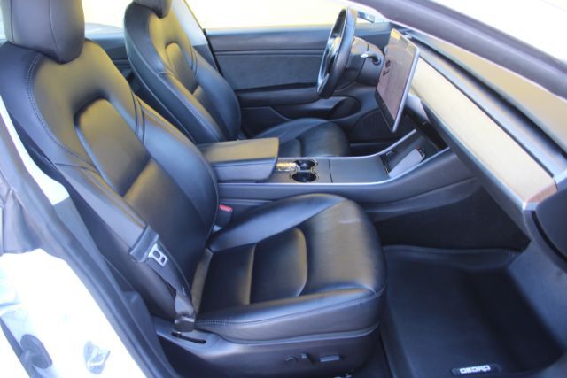2019 Tesla Model 3 Long Range Performance photo 6