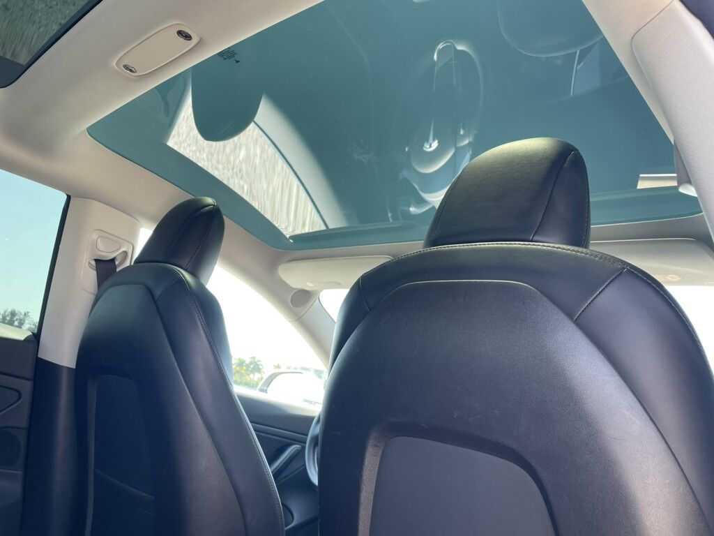 2019 Tesla Model 3 MID RANGE~LOW MILES~ONLINE FINANCE AND SHIPPING AVAILABLE!!! Sarasota FL