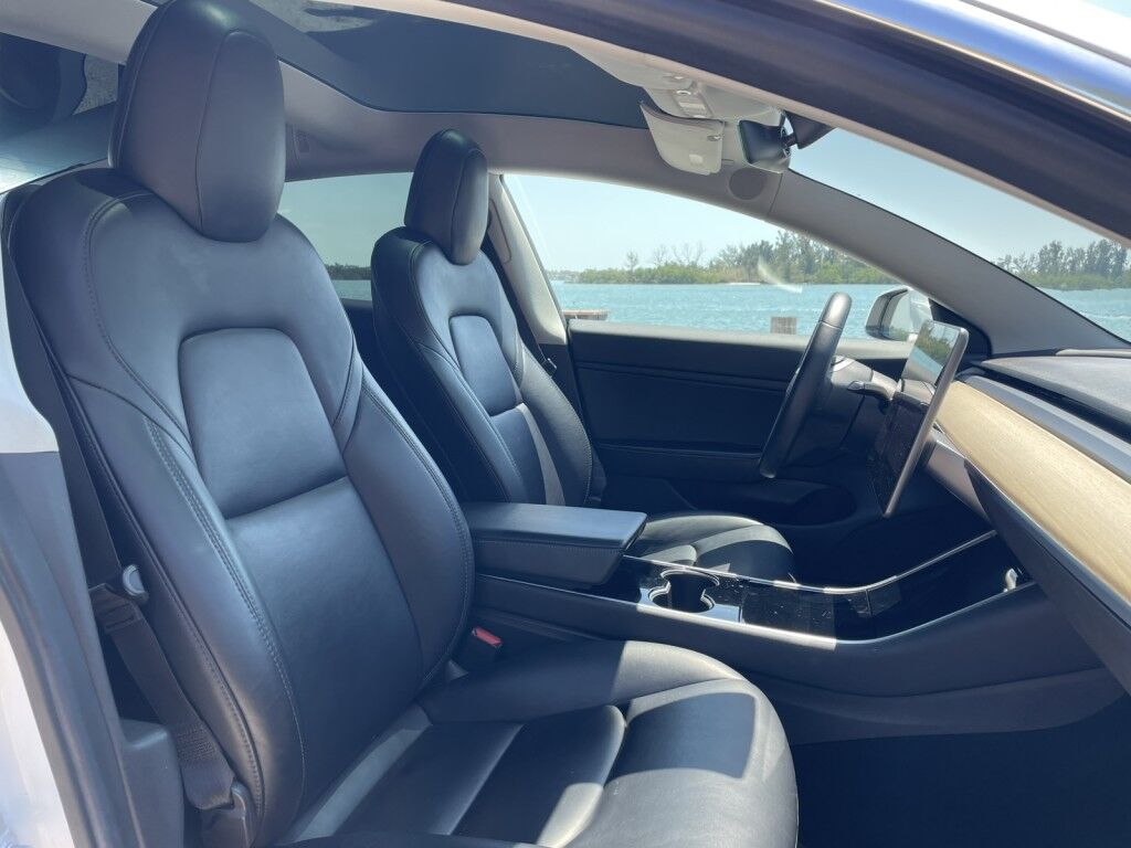 2019 Tesla Model 3 MID RANGE~LOW MILES~ONLINE FINANCE AND SHIPPING AVAILABLE!!! Sarasota FL