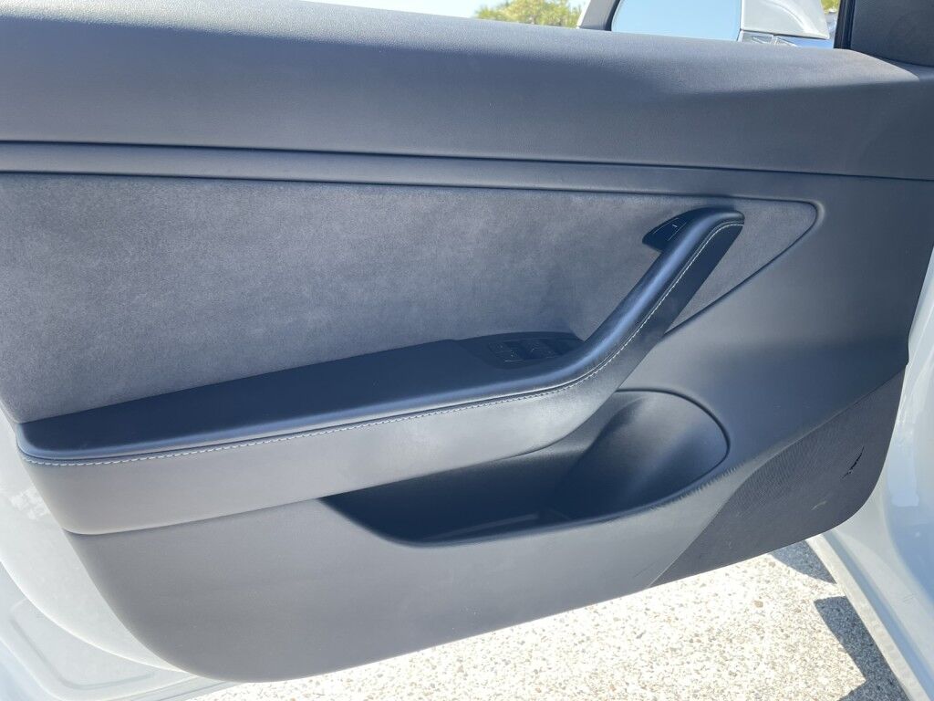 2019 Tesla Model 3 MID RANGE~LOW MILES~ONLINE FINANCE AND SHIPPING AVAILABLE!!! Sarasota FL