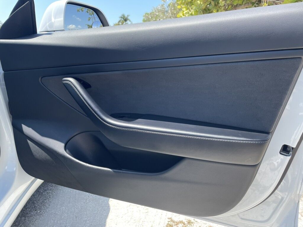 2019 Tesla Model 3 MID RANGE~LOW MILES~ONLINE FINANCE AND SHIPPING AVAILABLE!!! Sarasota FL