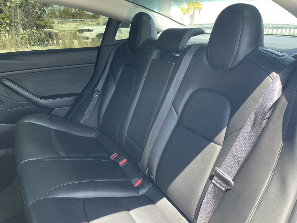 2019 Tesla Model 3 MID RANGE~LOW MILES~ONLINE FINANCE AND SHIPPING AVAILABLE!!! Sarasota FL