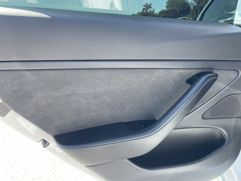 2019 Tesla Model 3 MID RANGE~LOW MILES~ONLINE FINANCE AND SHIPPING AVAILABLE!!! Sarasota FL