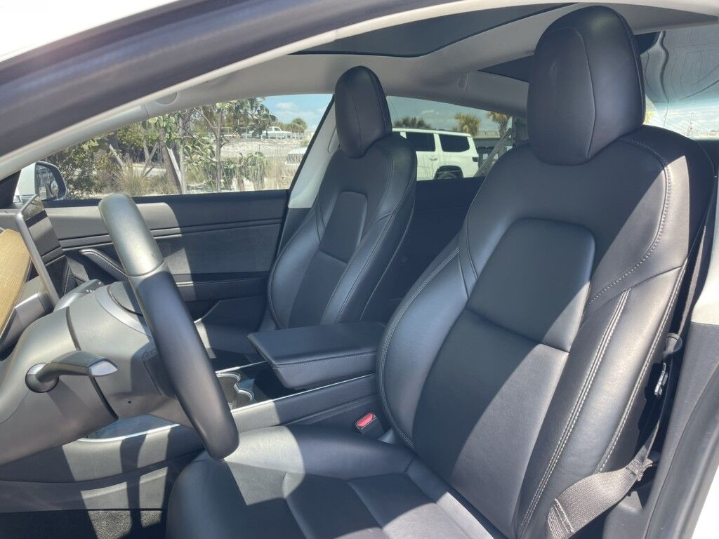 2019 Tesla Model 3 MID RANGE~LOW MILES~ONLINE FINANCE AND SHIPPING AVAILABLE!!!