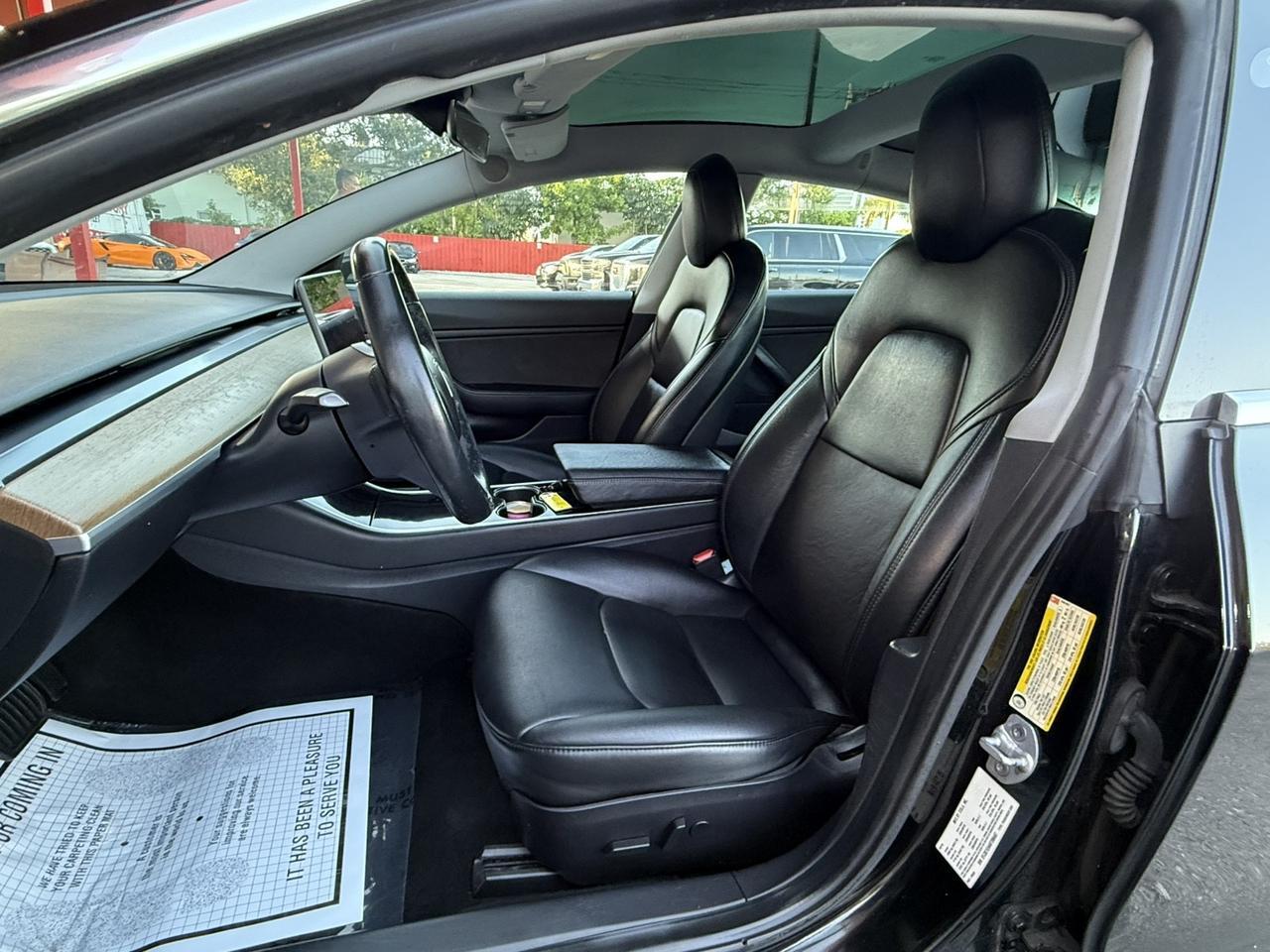 2019 Tesla Model 3 Mid Range photo 17