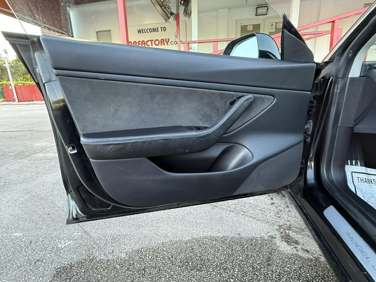 2019 Tesla Model 3 Mid Range photo 22