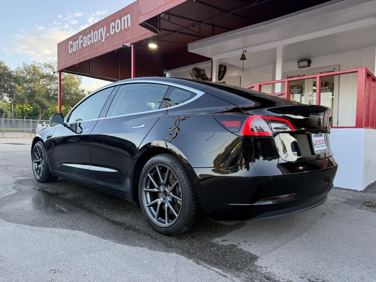 2019 Tesla Model 3 Mid Range photo 3