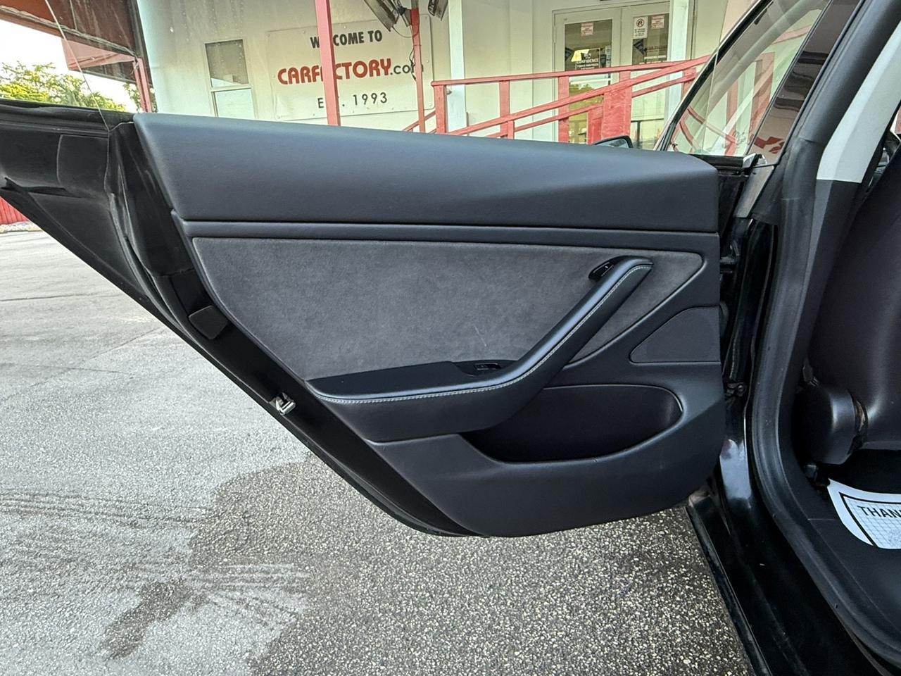 2019 Tesla Model 3 Mid Range photo 23