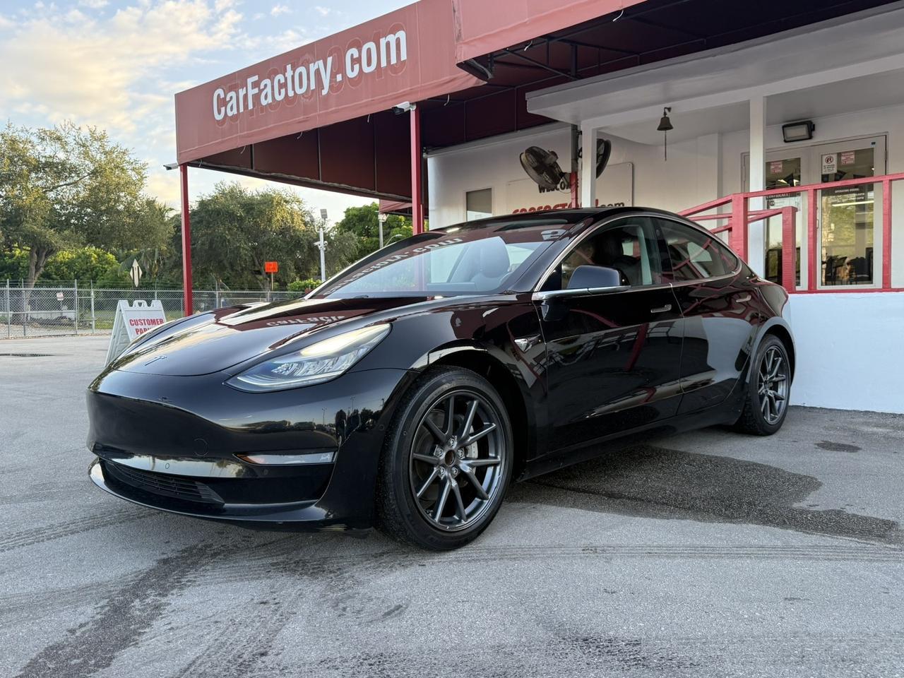 2019 Tesla Model 3 Mid Range photo 4
