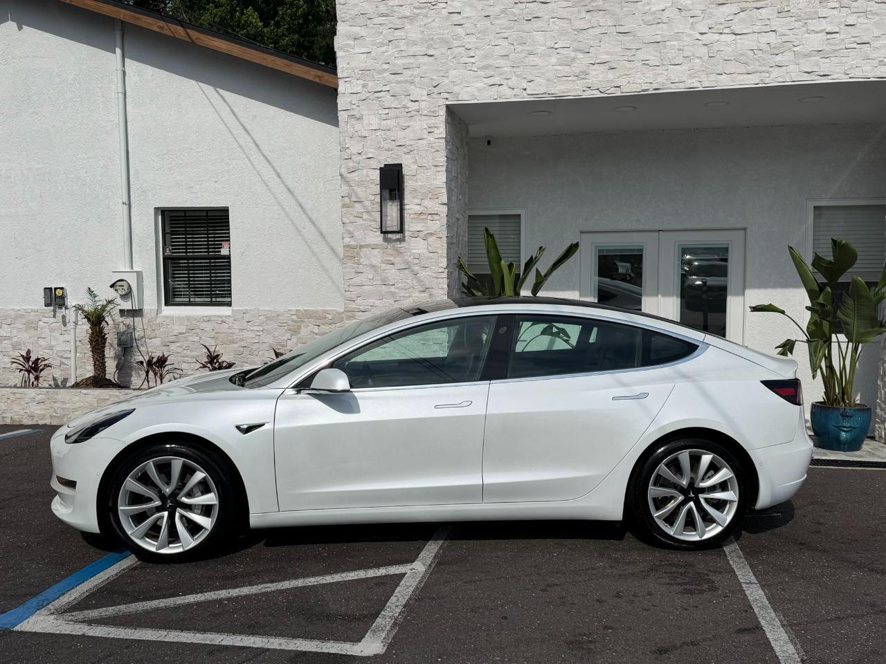 2019 Tesla Model 3 Mid Range RWD *Ltd Avail*