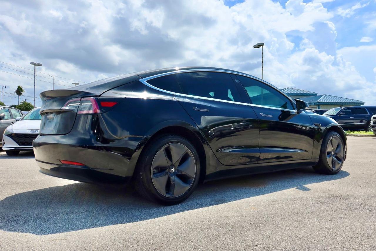 2019 Tesla Model 3 Mid Range Sedan 4D