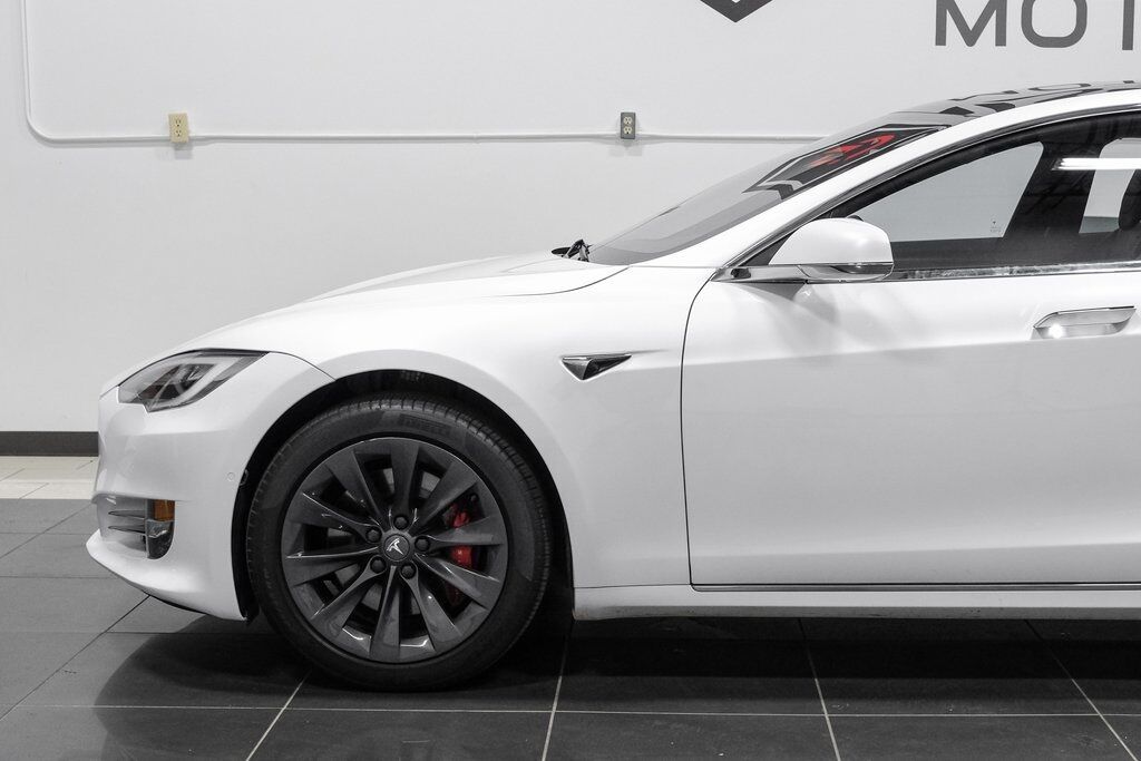 2019 Tesla Model S Performance photo 13