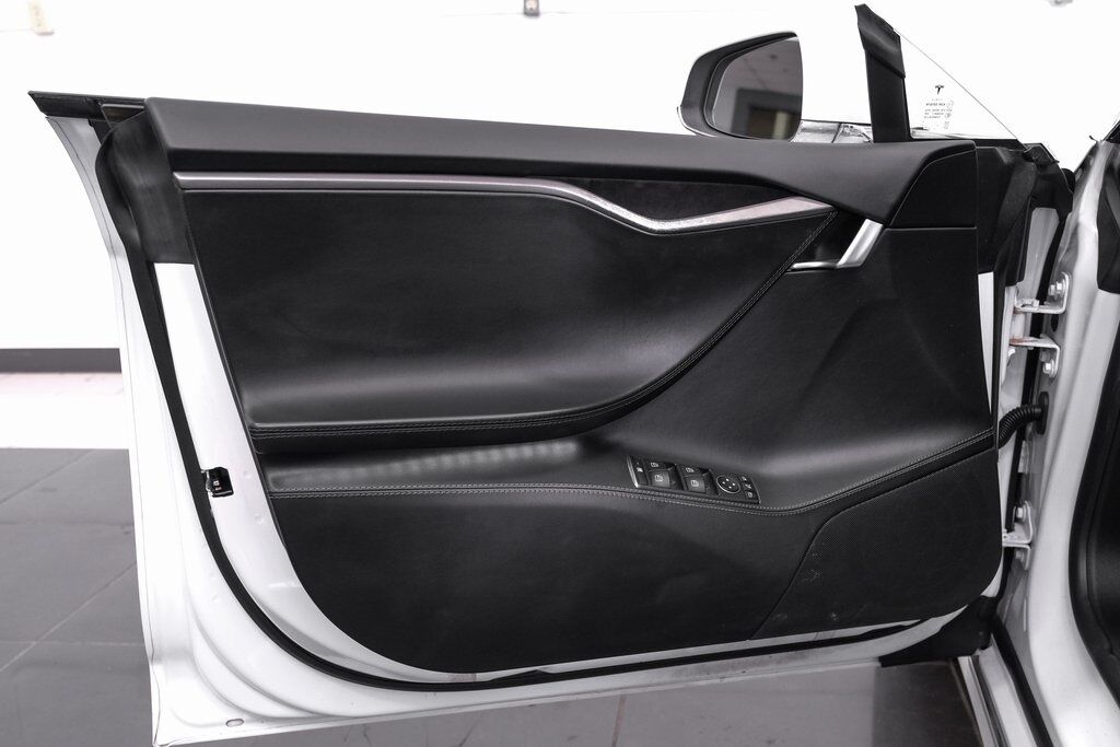 2019 Tesla Model S Performance photo 36