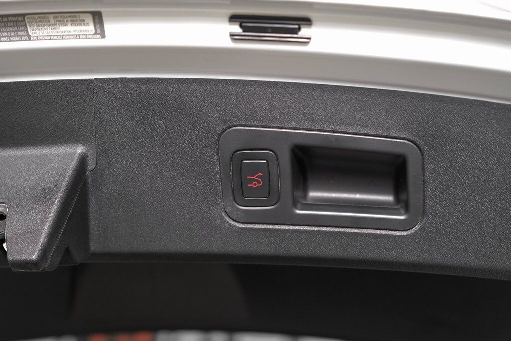 2019 Tesla Model S Performance photo 44