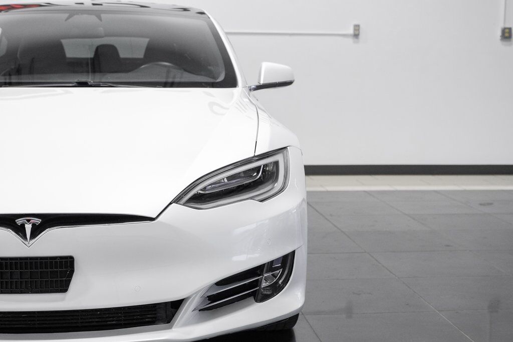 2019 Tesla Model S Performance photo 39