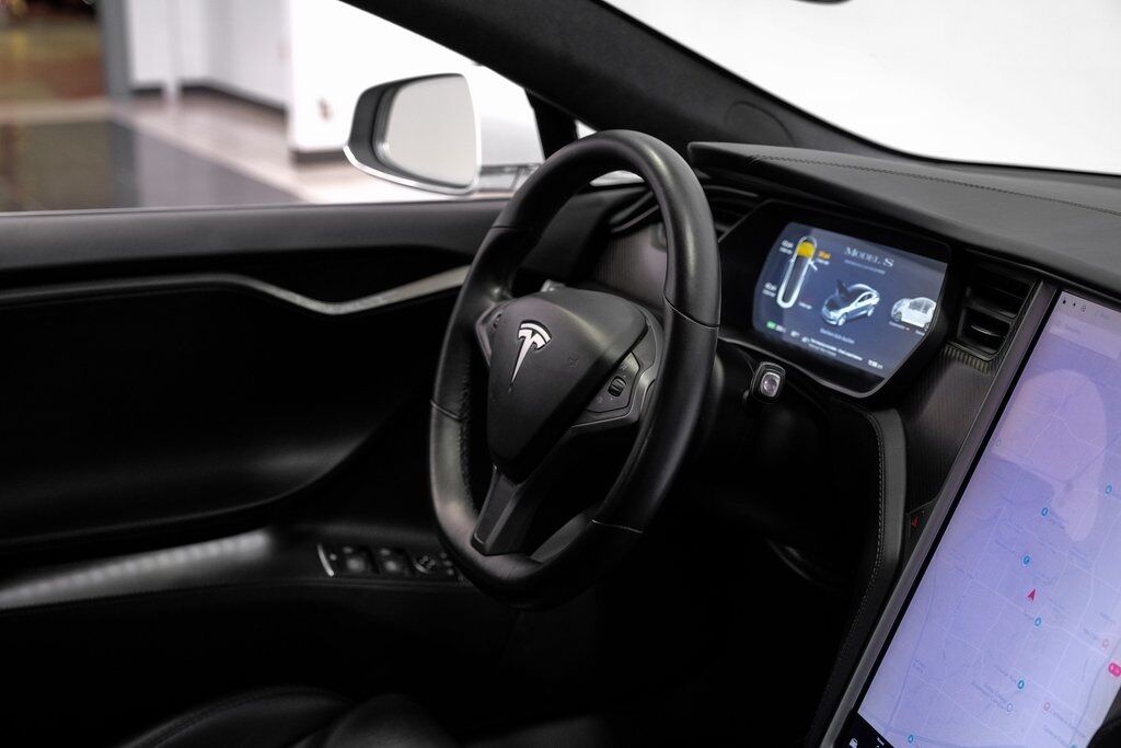 2019 Tesla Model S Performance photo 17