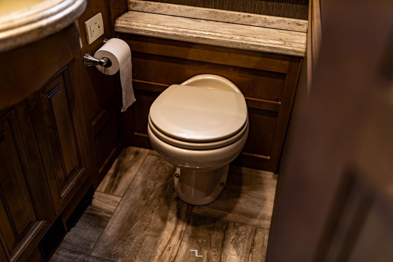 2019 Thor Motor Coach Tuscany 45 MX Class A Motorhome Diesel Red Deer AB