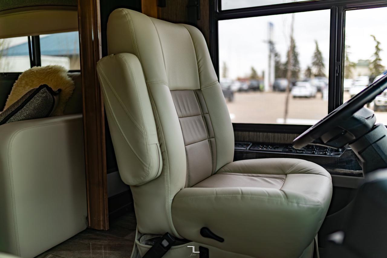 2019 Thor Motor Coach Tuscany 45 MX Class A Motorhome Diesel Red Deer AB