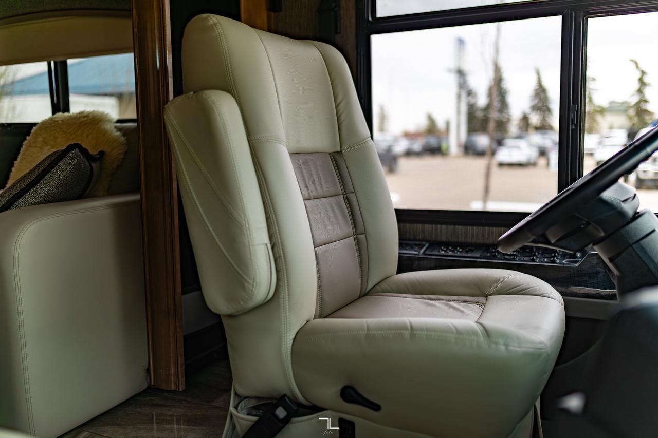 2019 Thor Motor Coach Tuscany 45 MX Class A Motorhome Diesel Red Deer AB