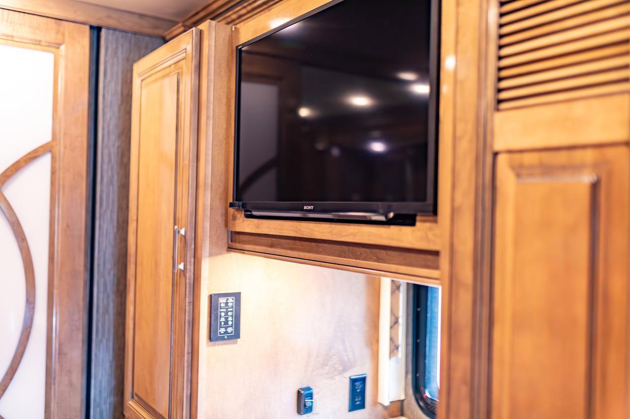 2019 Thor Motor Coach Tuscany 45 MX Class A Motorhome Diesel Red Deer AB