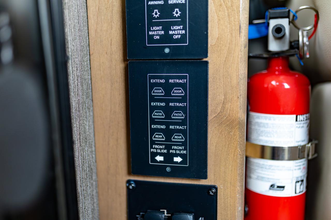 2019 Thor Motor Coach Tuscany 45 MX Class A Motorhome Diesel Red Deer AB