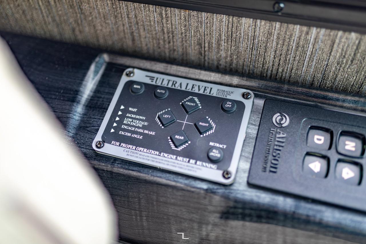 2019 Thor Motor Coach Tuscany 45 MX Class A Motorhome Diesel Red Deer AB