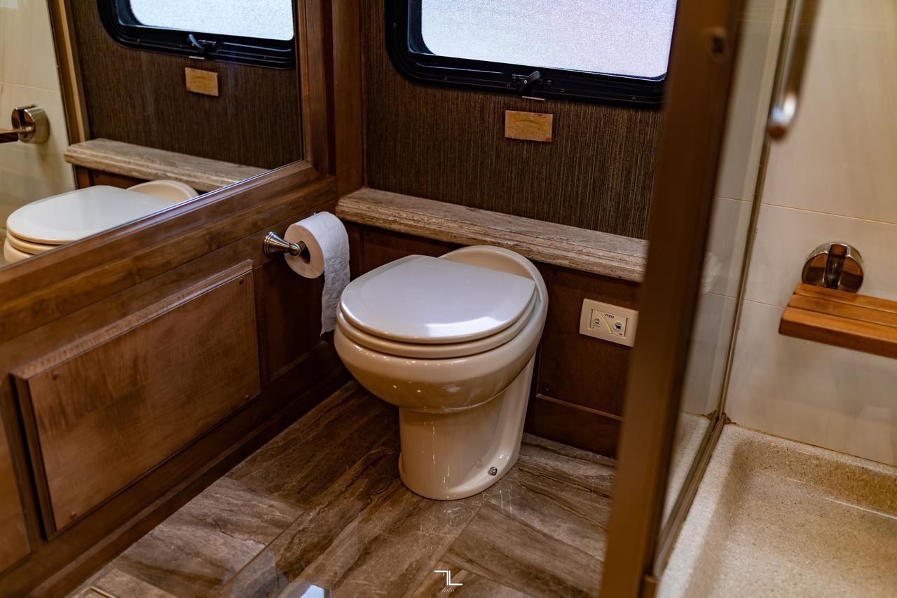 2019 Thor Motor Coach Tuscany 45 MX Class A Motorhome Diesel Red Deer AB