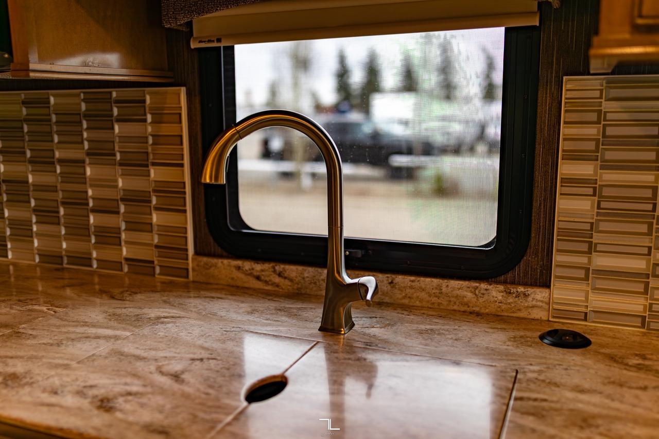 2019 Thor Motor Coach Tuscany 45 MX Class A Motorhome Diesel Red Deer AB