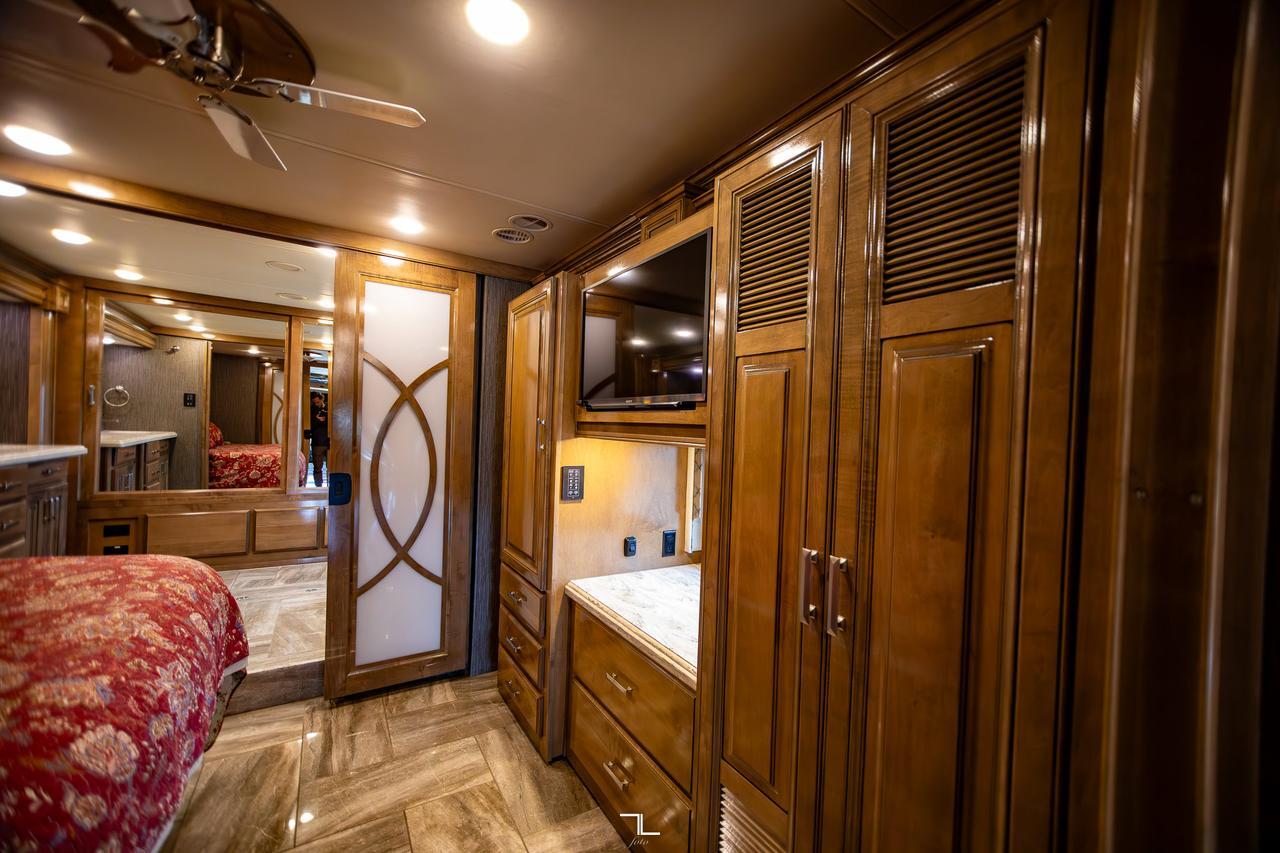 2019 Thor Motor Coach Tuscany 45 MX Class A Motorhome Diesel Red Deer AB